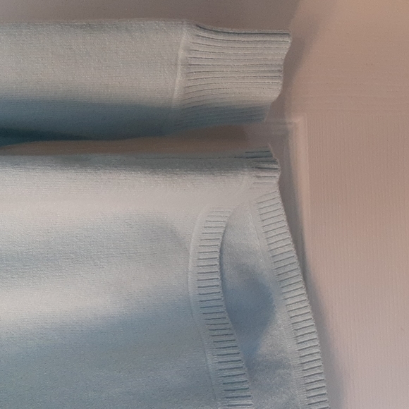 Very pretty sky blue cotton sweater by French Connection. Size M. - Picture 3 of 5